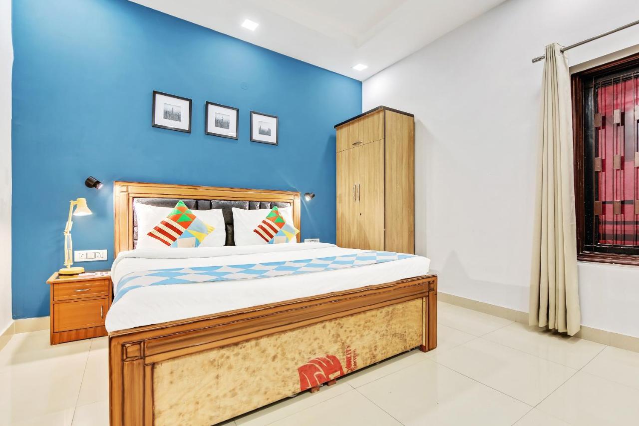 Oyo Home 64106 Comfortable Stay New Delhi Eksteriør billede