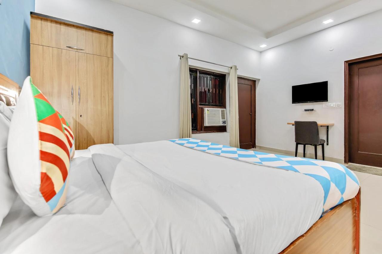 Oyo Home 64106 Comfortable Stay New Delhi Eksteriør billede