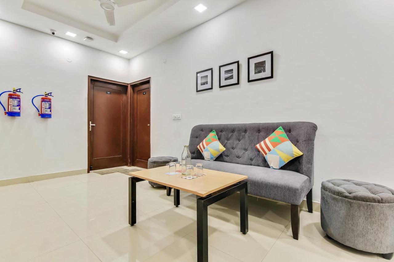 Oyo Home 64106 Comfortable Stay New Delhi Eksteriør billede