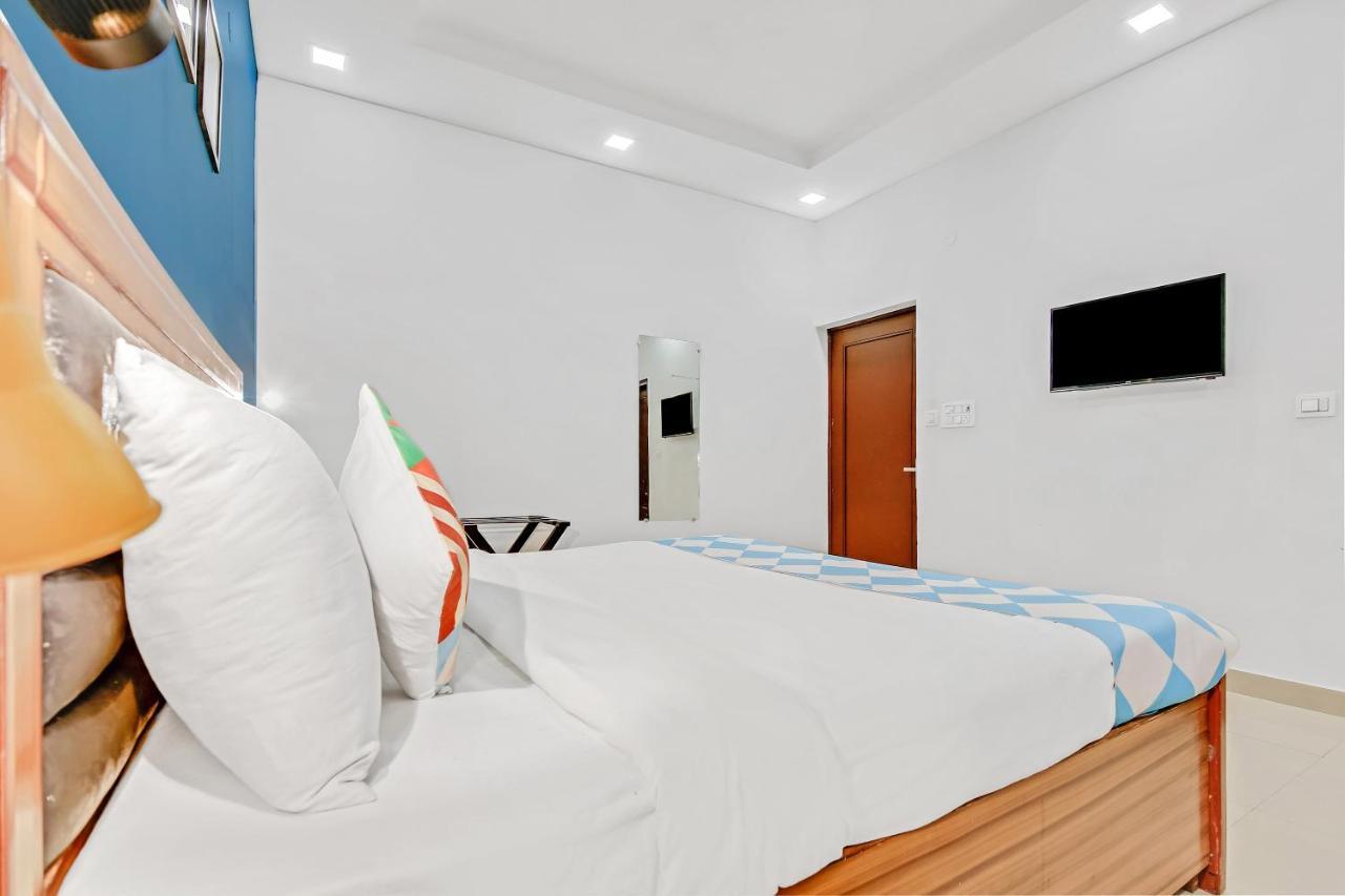 Oyo Home 64106 Comfortable Stay New Delhi Eksteriør billede