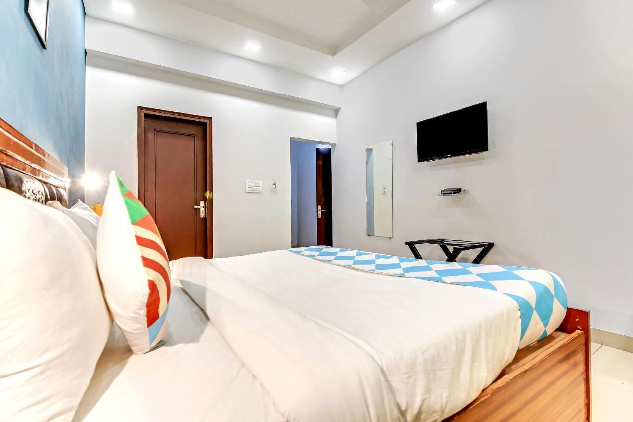 Oyo Home 64106 Comfortable Stay New Delhi Eksteriør billede