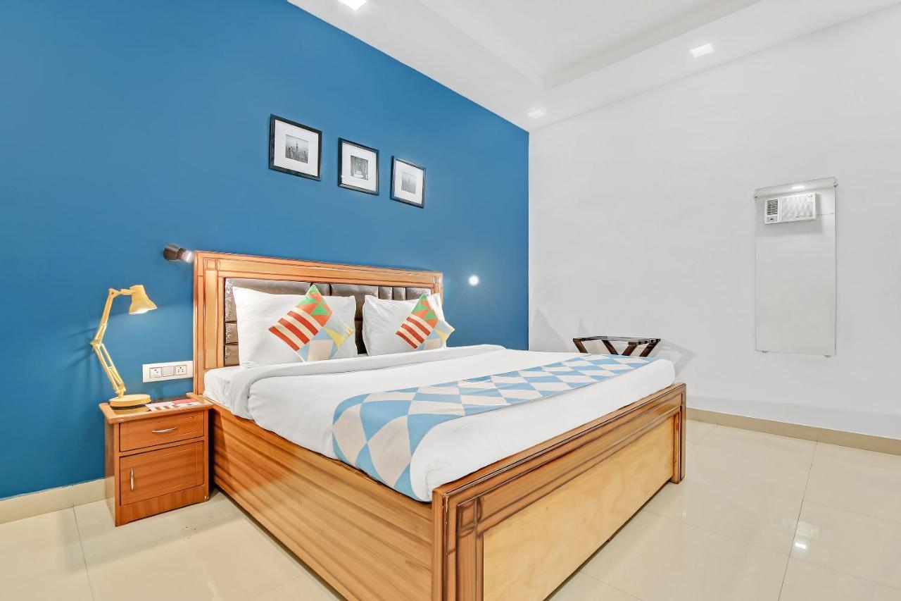 Oyo Home 64106 Comfortable Stay New Delhi Eksteriør billede