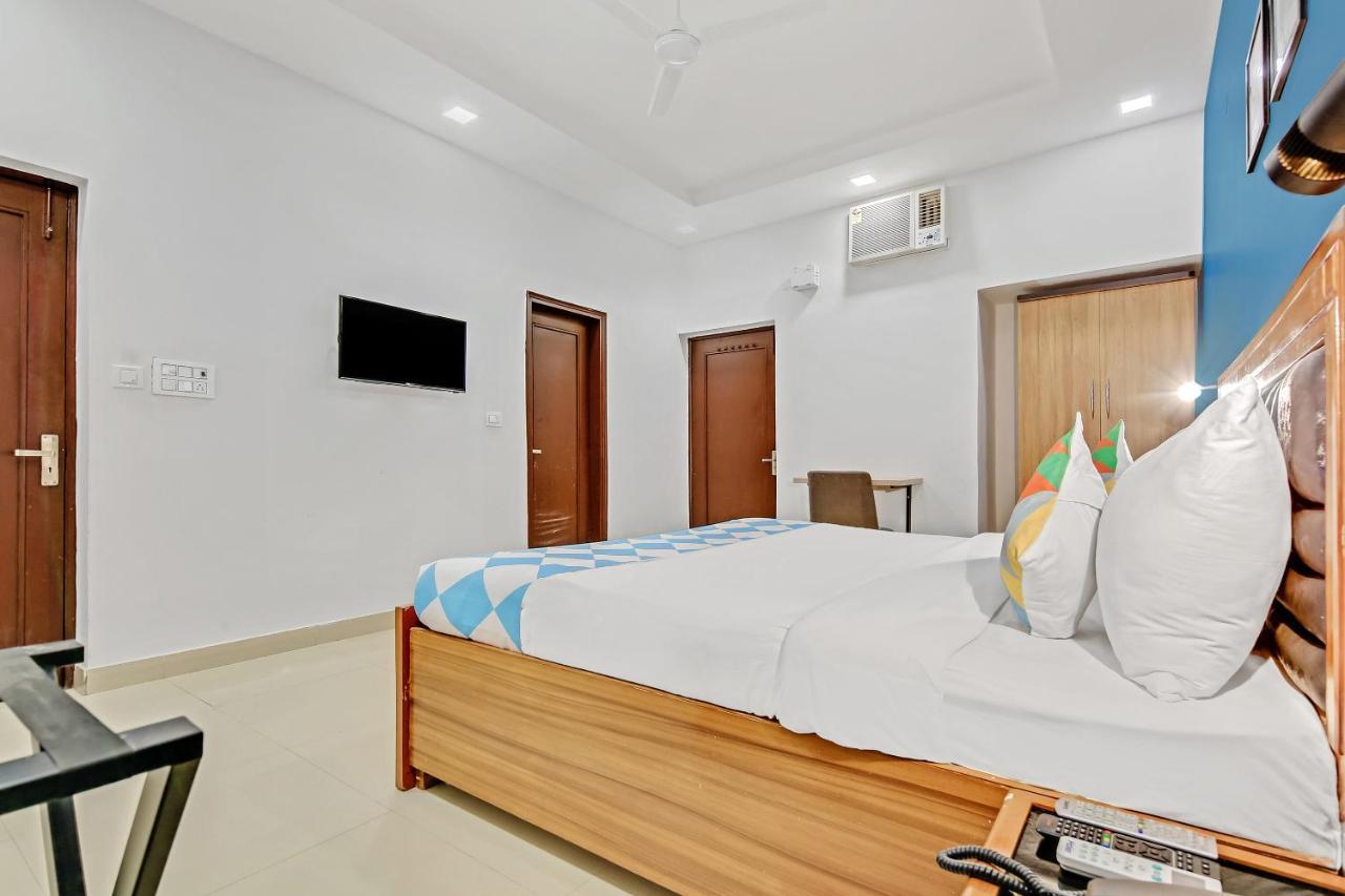 Oyo Home 64106 Comfortable Stay New Delhi Eksteriør billede